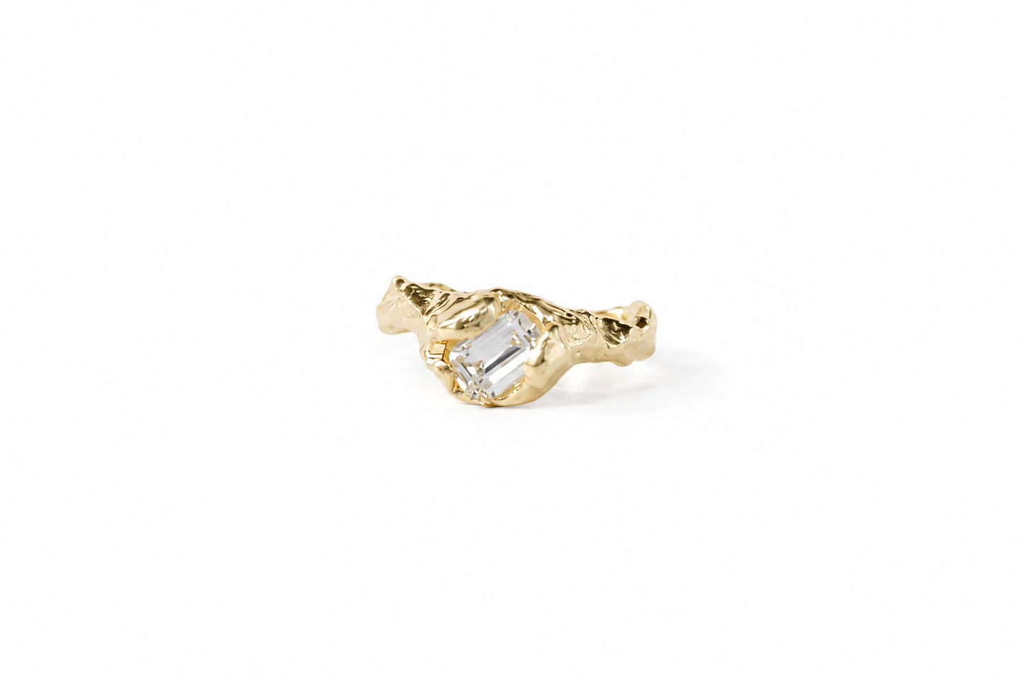 senn | #102 Firm Ring / 0.8ct Certified moissanit